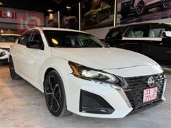 نيسان ألتيما